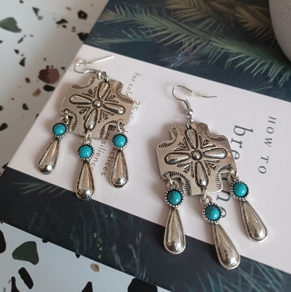 Hammered Silver and Turquoise Earrings - Picture 7 of 9